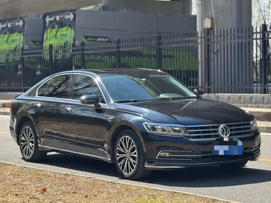 Volkswagen Phideon 2018 Facelift 380TSI FWD Business фото 3