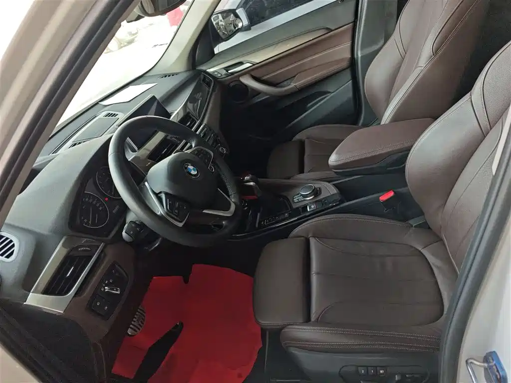BMW X1 2016 xDrive20Li Luxury Model фото 15