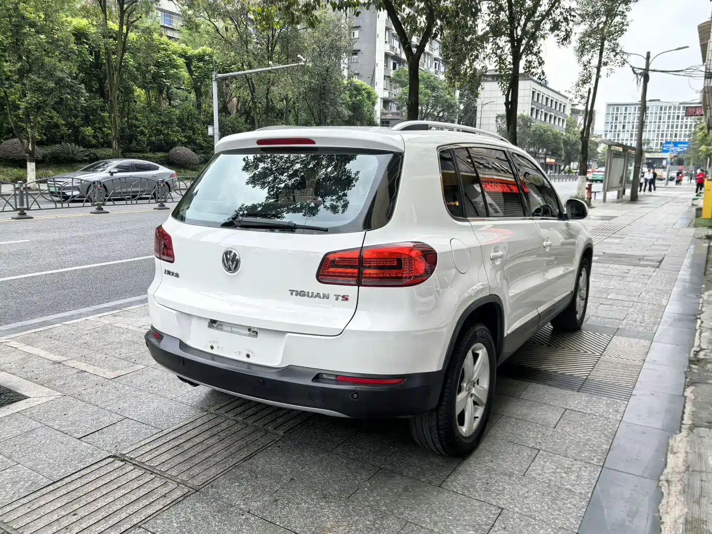 Volkswagen Tiguan 2013 1.8TSI Auto 2WD Comfort Edition фото 8