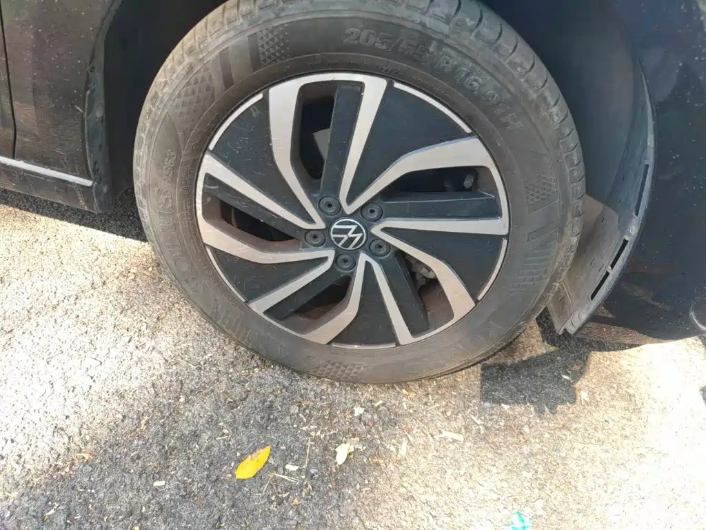 Photo 8 - Volkswagen Lavida