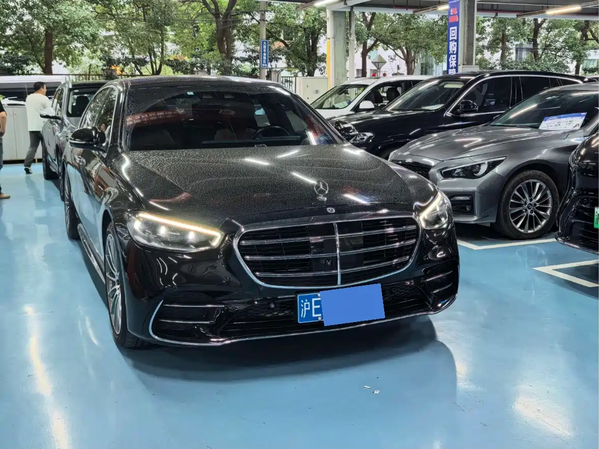 صورة 1 - Mercedes-Benz S-Class