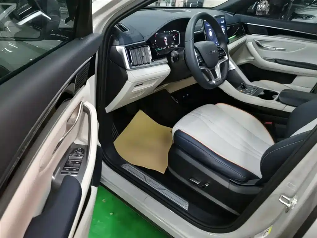 BYD Song PLUS PHEV 2023 Champion Edition DM-i 150KM Flagship PLUS фото 15