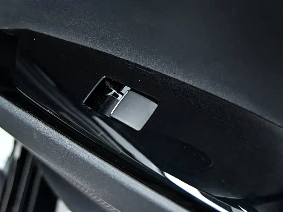 Toyota Camry 2024 2.0G Premium Edition фото 25