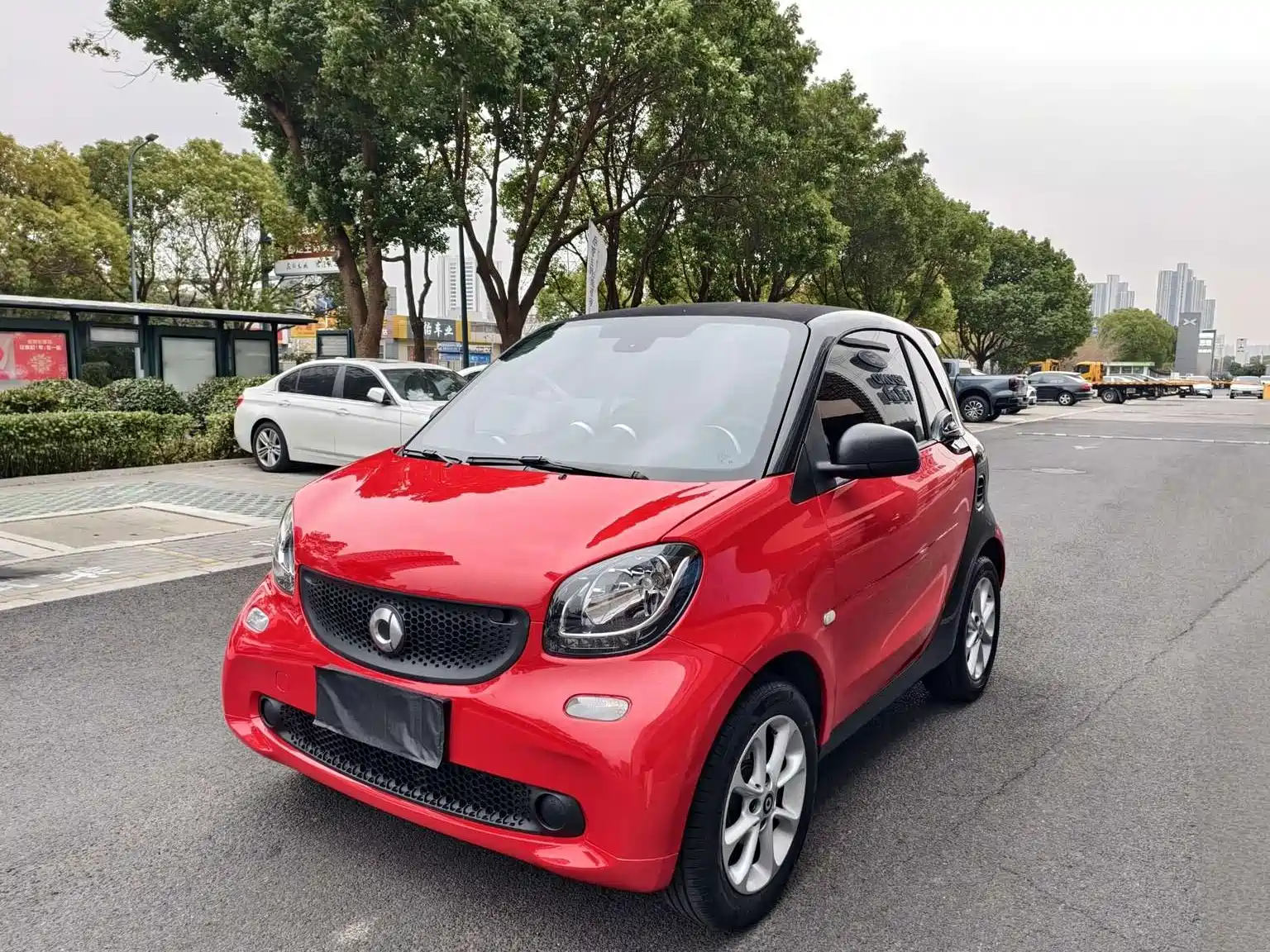 Photo 1 - smart fortwo