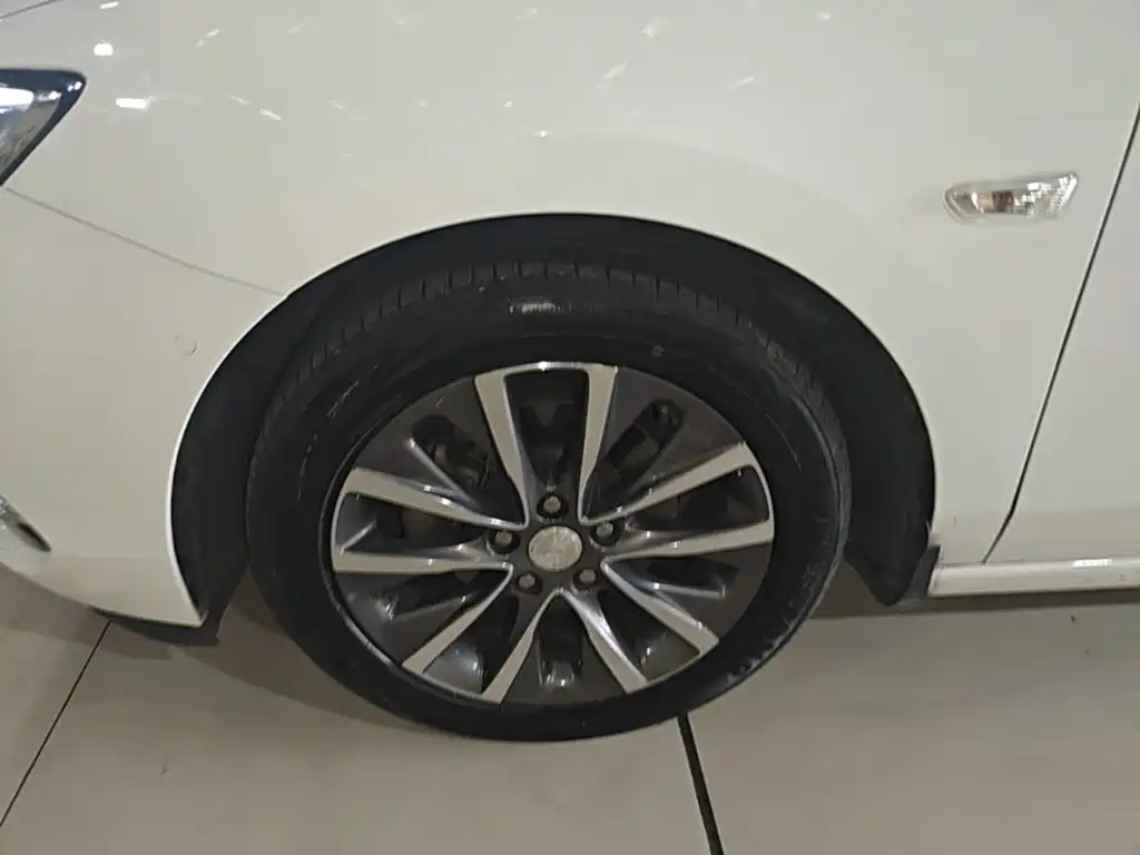 Buick GL6 2021 2019 18T 6-seat Connected Premium China VI