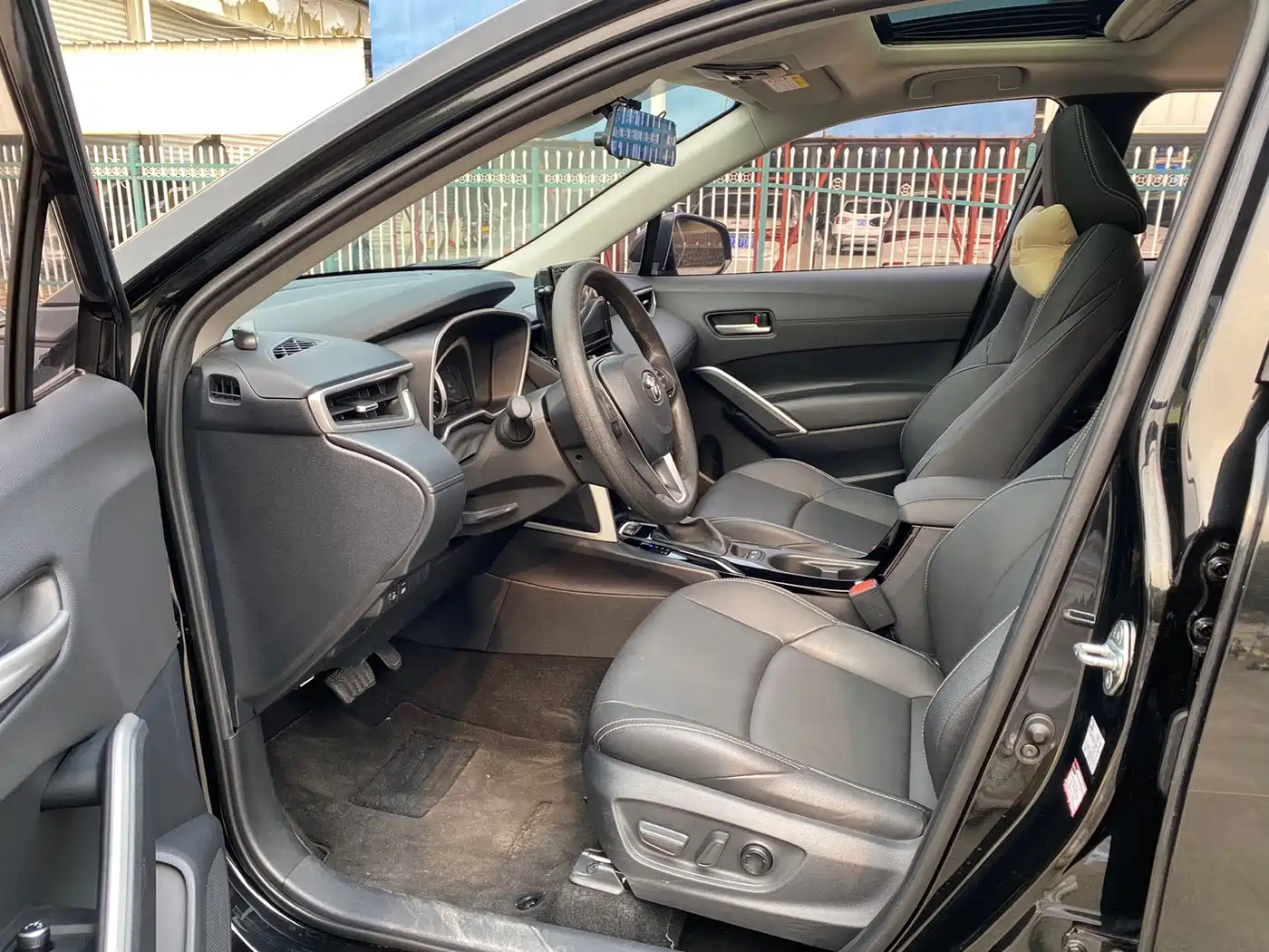 Toyota Frontlander 2023 2.0L CVT Prestige Edition фото 7