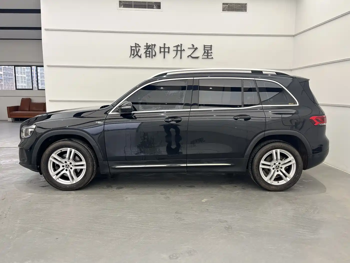 MERCEDES-BENZ GLB