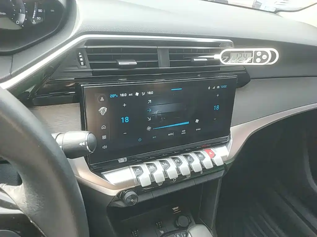 صورة 13 - Peugeot 408