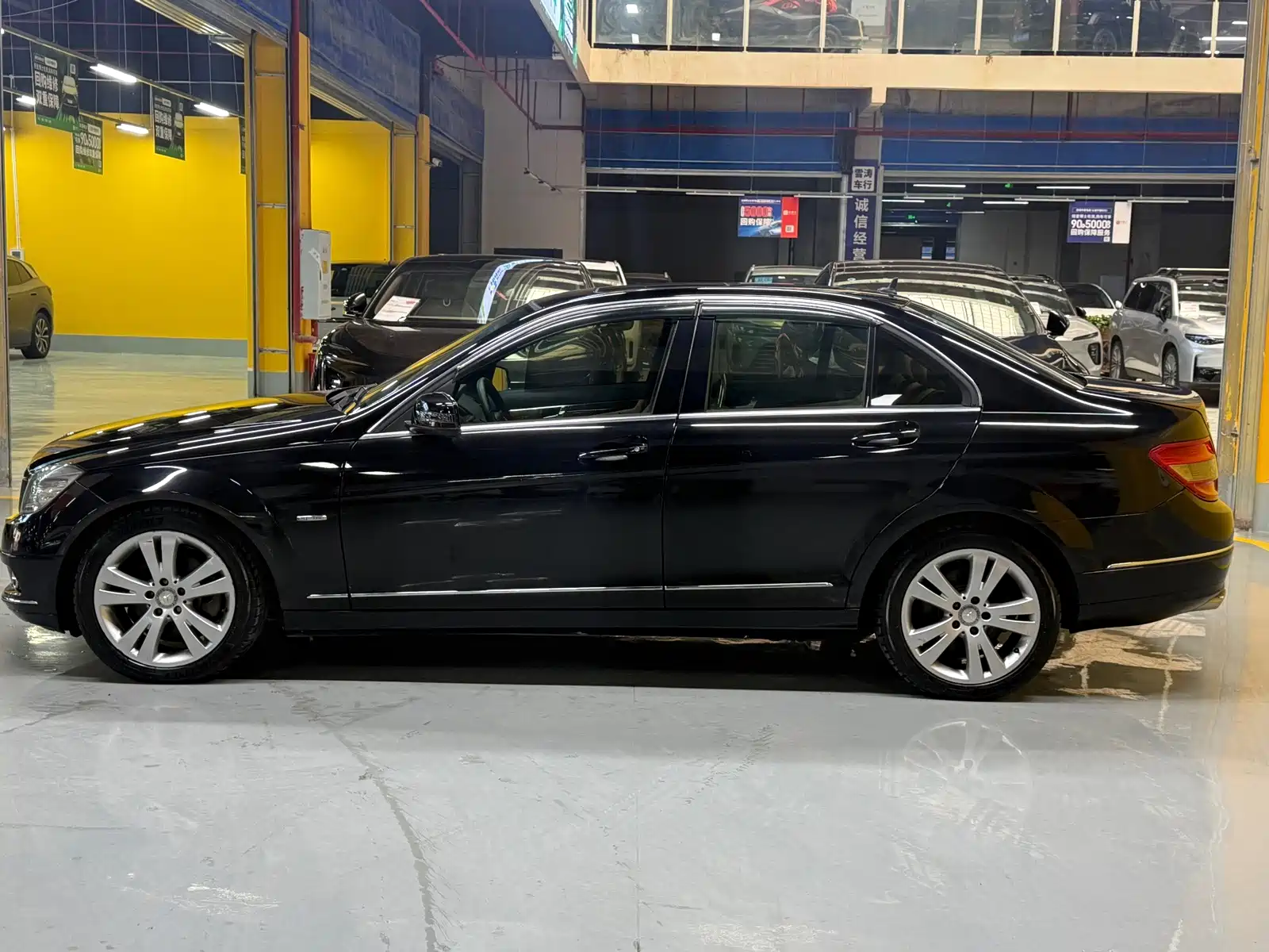Фото 4 - Mercedes-Benz C-Class