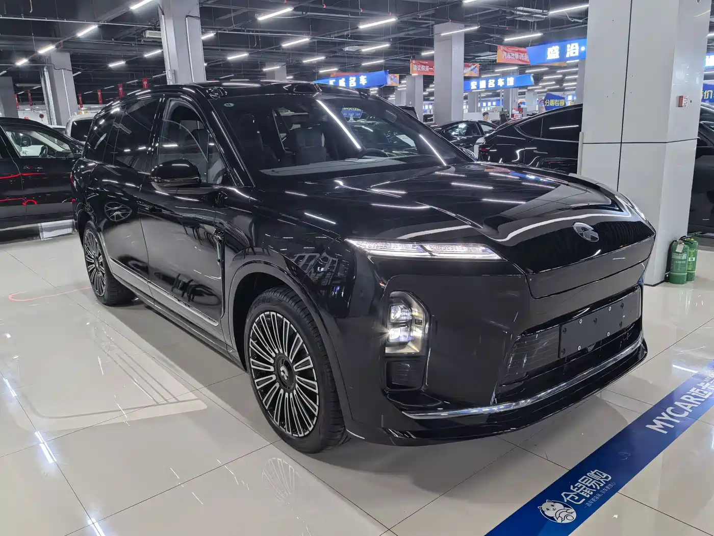 NIO ES8 2025 Model 6-Seat Executive Luxury Edition фото 3