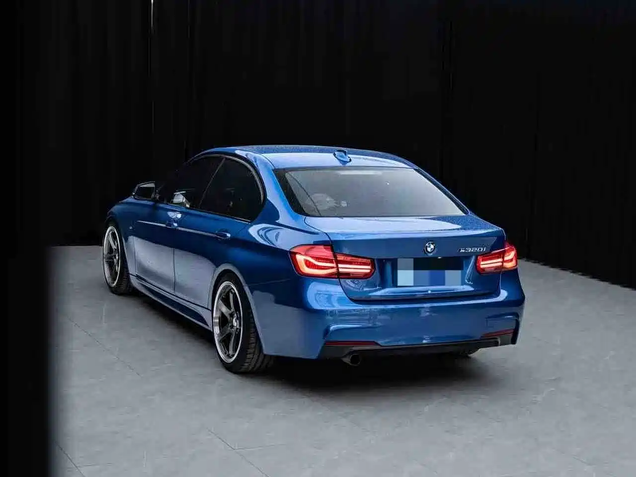 Photo 4 - BMW 3 Series