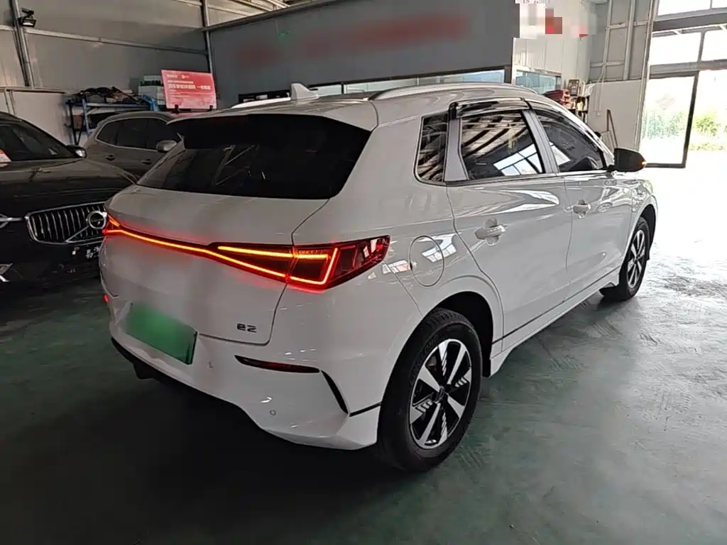 Photo 7 - BYD e2