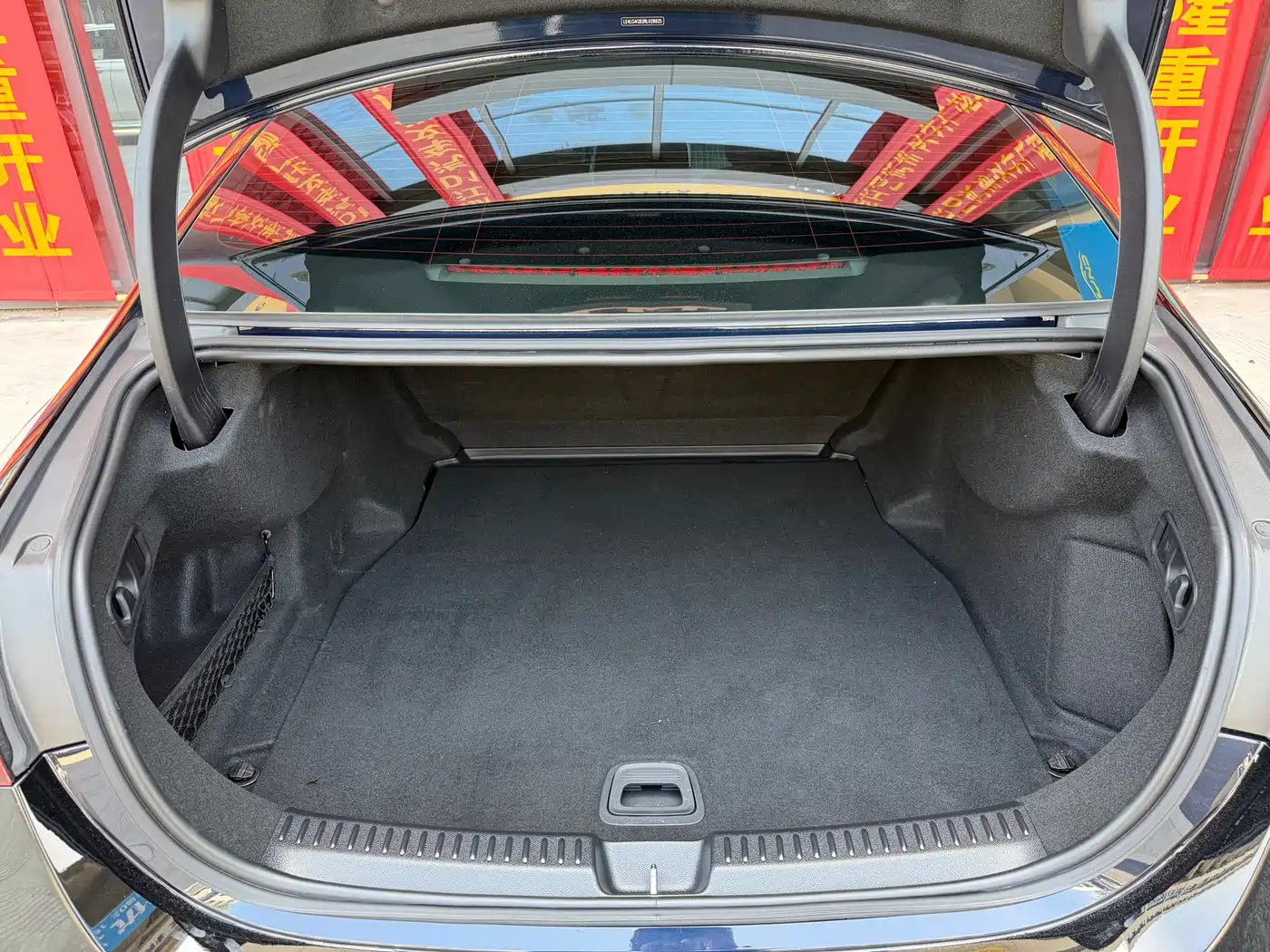 Mercedes-Benz E-Class 2024 E 300 L Fashion фото 17