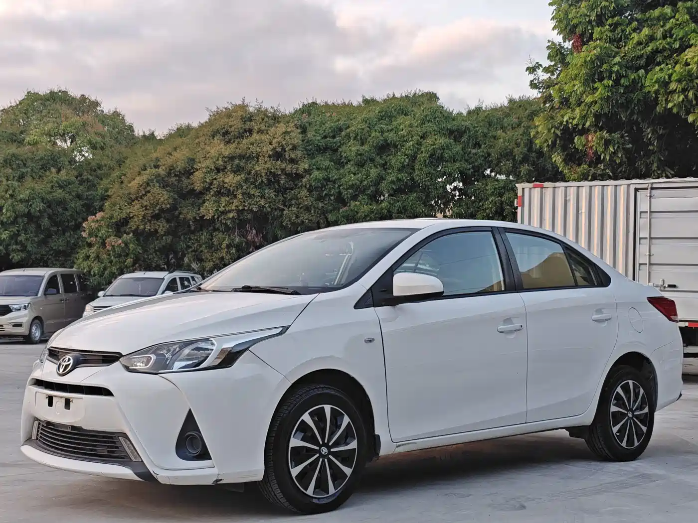 TOYOTA YARIS L TO ENJOY