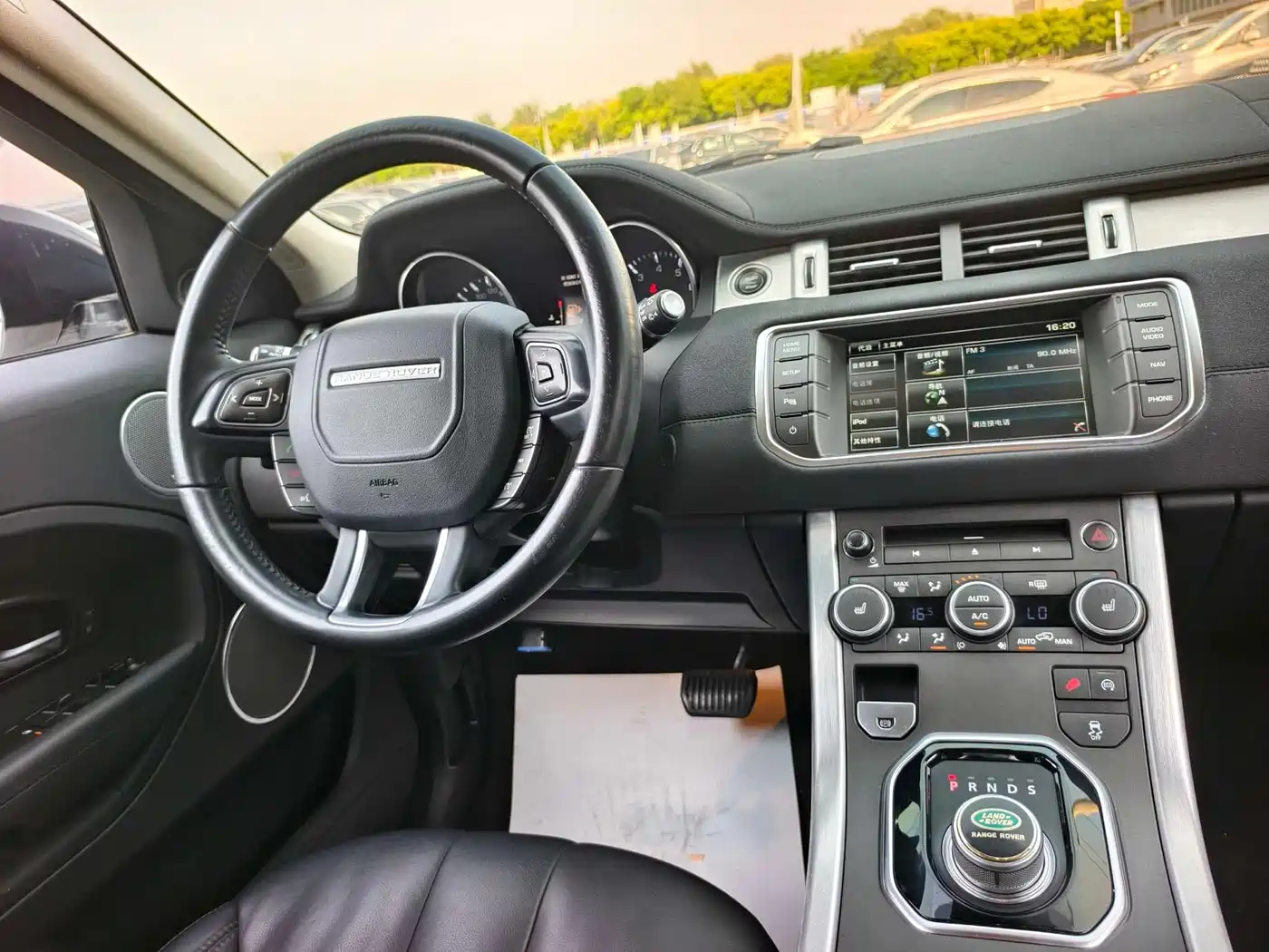 Land Rover Range Rover Evoque 2015 2.0T 5-Door Intelligent Edition фото 18