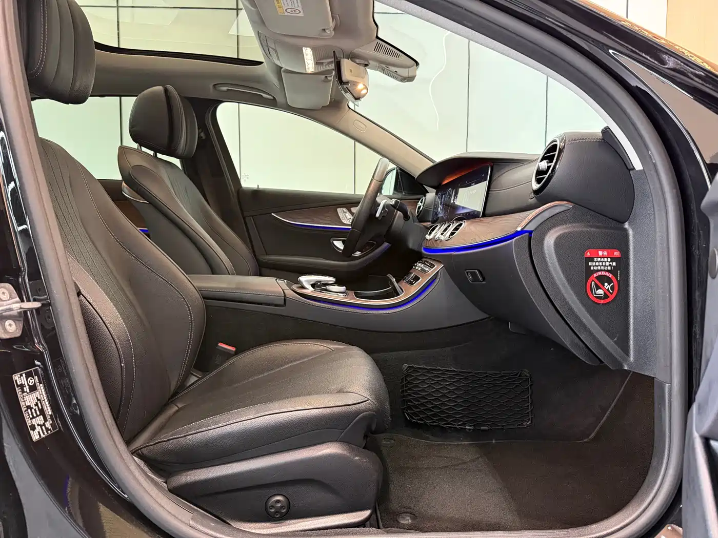 Mercedes-Benz E-Class 2018 E 300 L Luxury фото 10