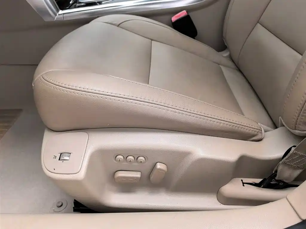 Renault Latitude 2011 2.5L Automatic Flagship Navigation Edition фото 5