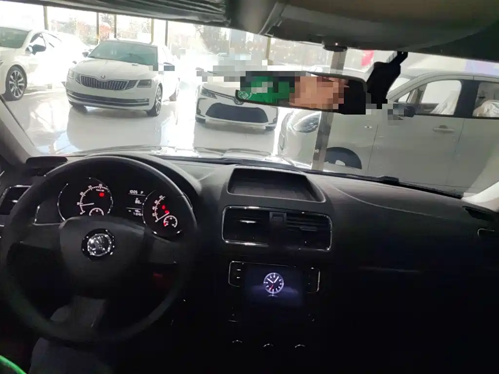 Škoda Yeti 2017 TSI280 DSG Advance фото 10