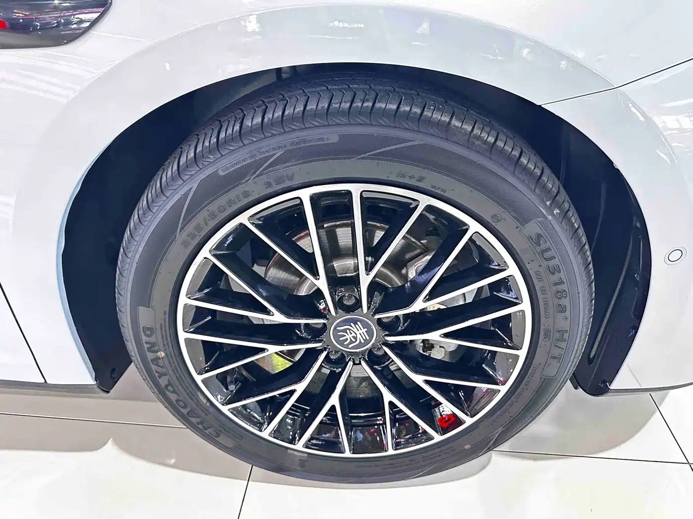 BYD Qin L 2025 2025 DM-i Smart Drive Edition 120KM Excellence Type