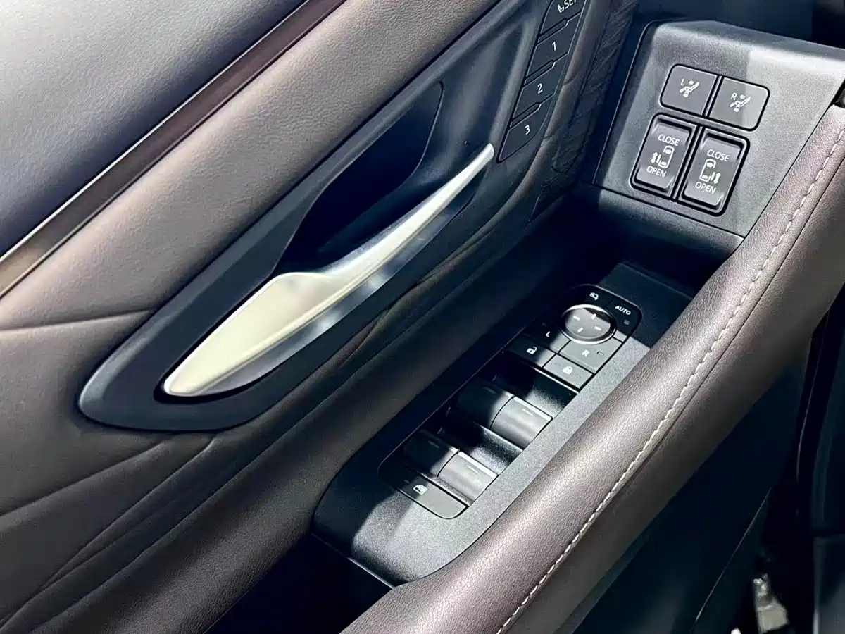 Toyota Alphard 2024 Hybrid 2.5L Ultimate Enjoyment Edition фото 8