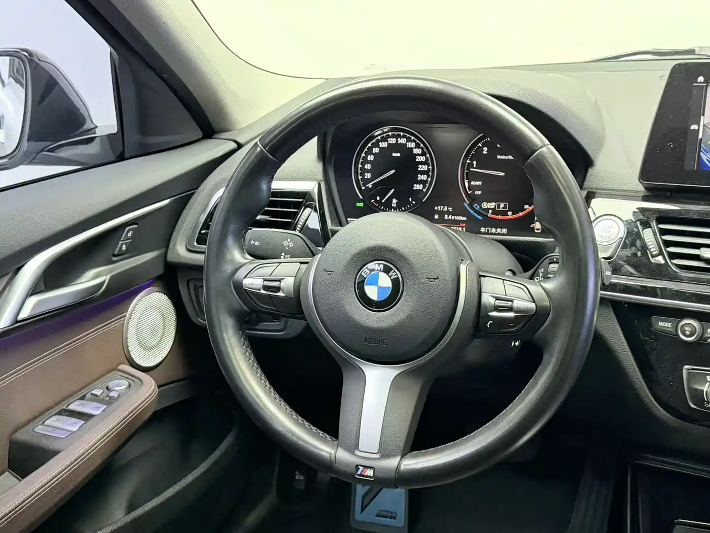 BMW 1 Series 2023 125i M Sport Shadow Edition фото 8