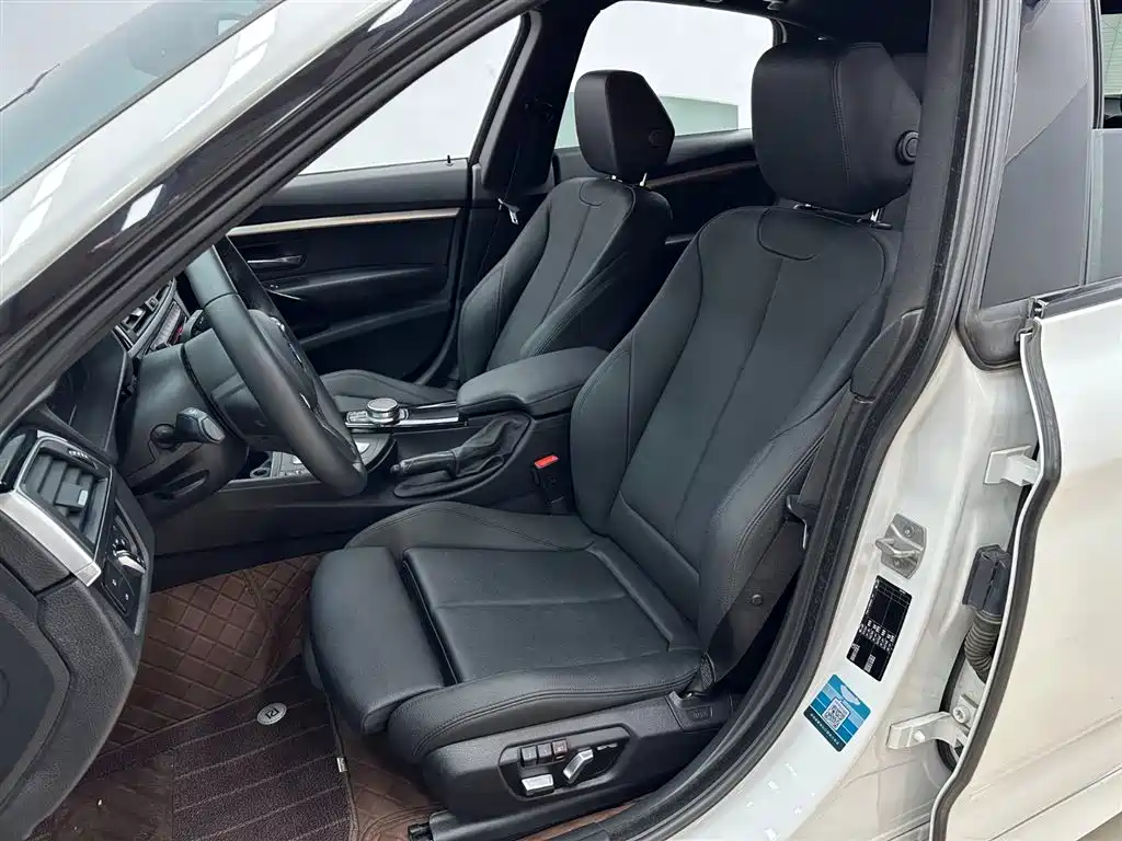 BMW 3 Series GT 2020 320i M Sport Package фото 12