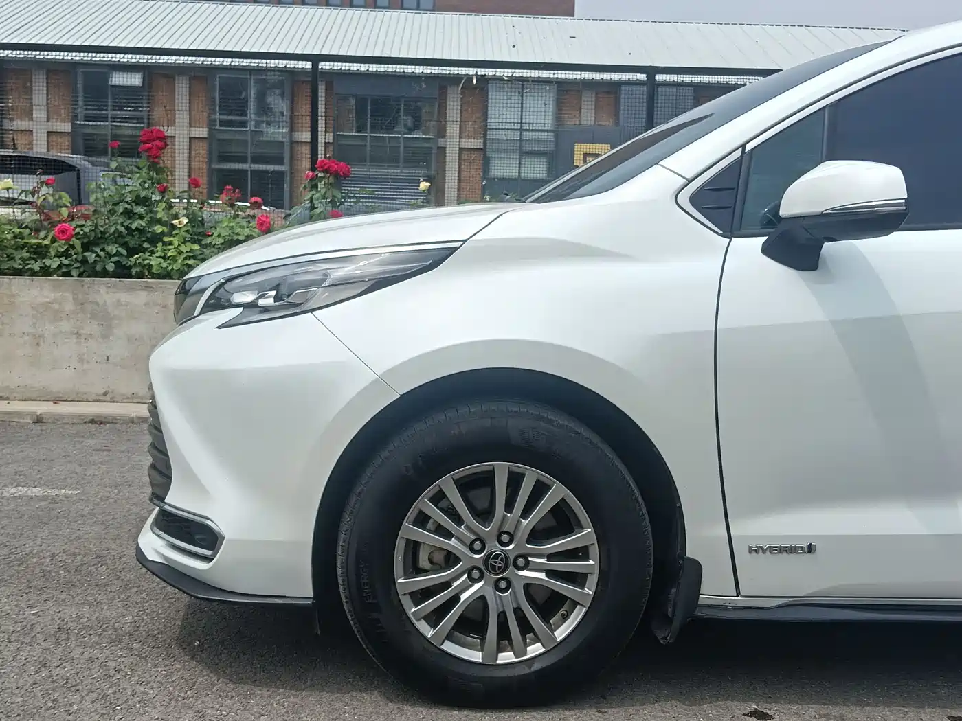 Toyota Sienna 2021 2.5L Hybrid Premium Edition фото 5