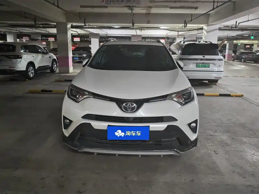 Toyota RAV4 Rongfang 2016 2.0L CVT 2WD Trend (China V) фото 2