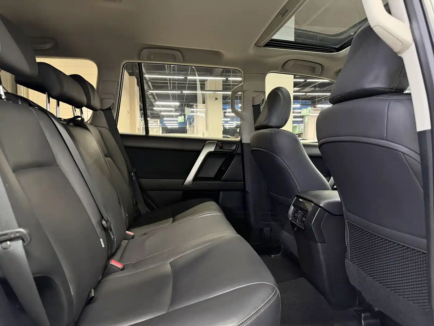 Toyota Prado (Import) 2014 2.7L Automatic Standard Edition фото 6