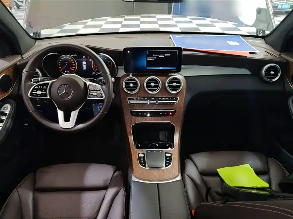 Mercedes-Benz GLC 2020 Facelift GLC 260 L 4MATIC Dynamic фото 10