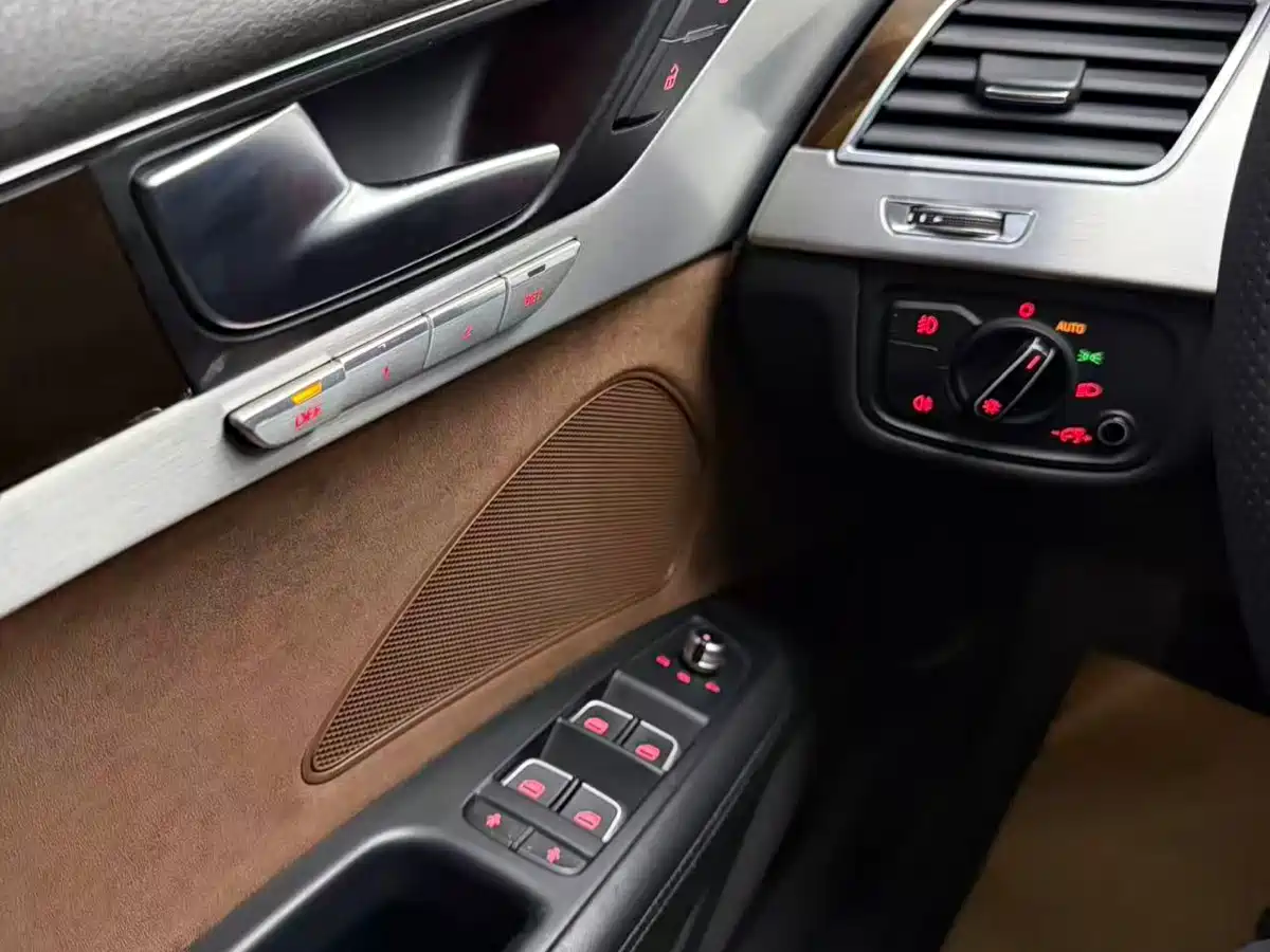 Audi A8 2013 A8L 45 TFSI quattro Luxury фото 15