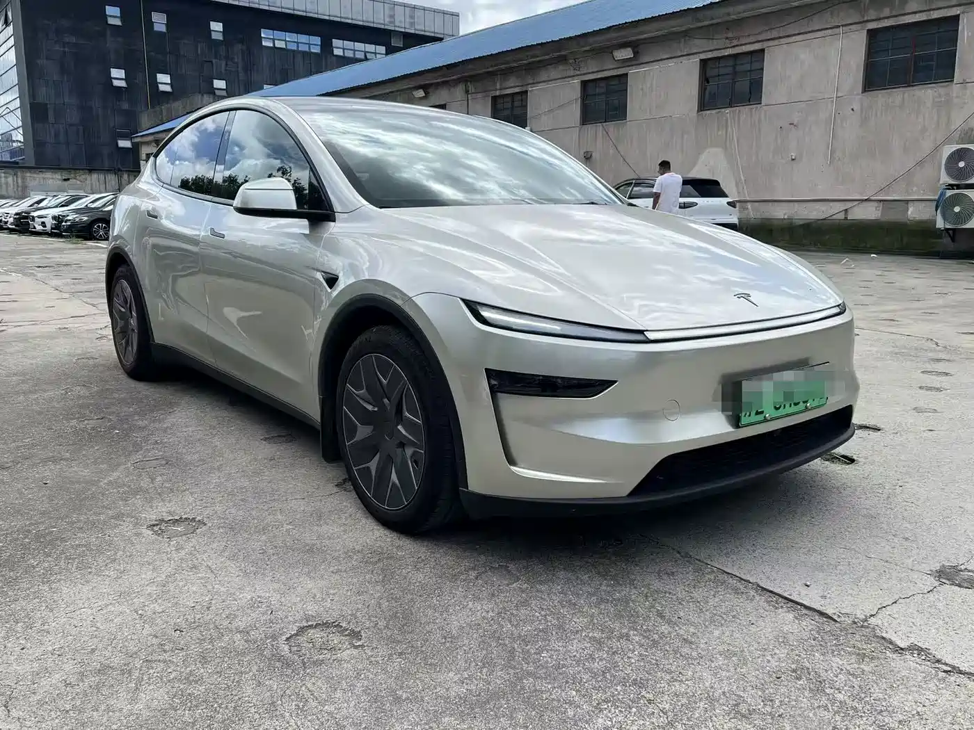 Tesla Model Y L 2026 2025 Facelift Long Range AWD