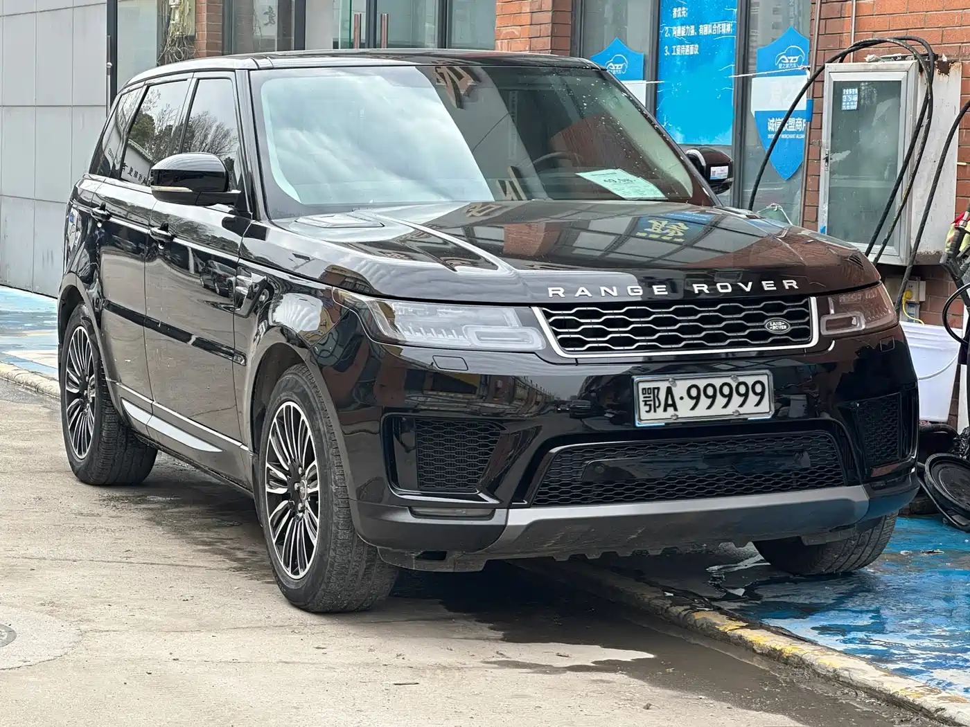 Land Rover Range Rover Sport 2021 3.0 L6 SE фото 3