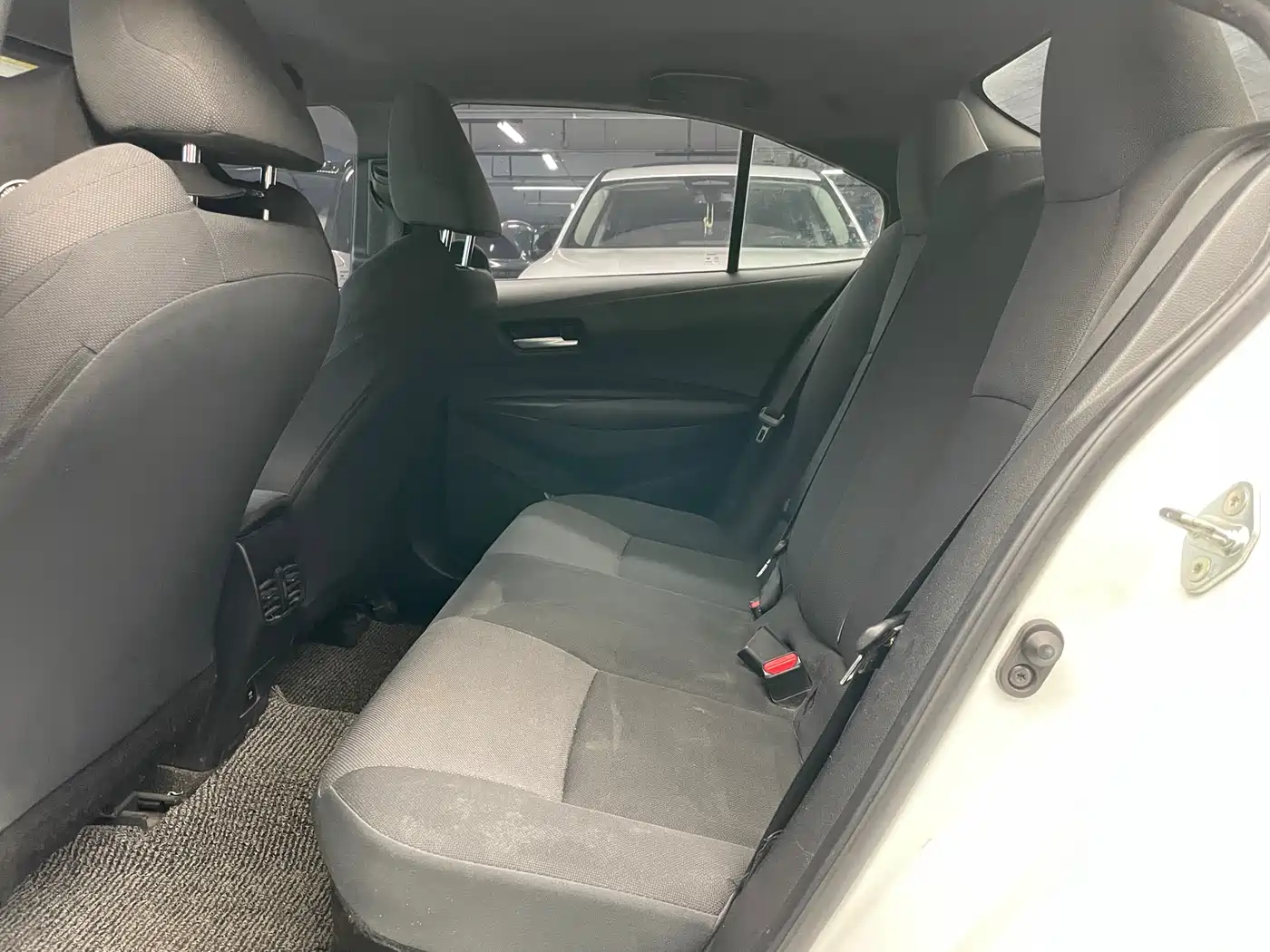 Toyota Levin 2022 Dual Engine 1.8H E-CVT Progressive Edition фото 12