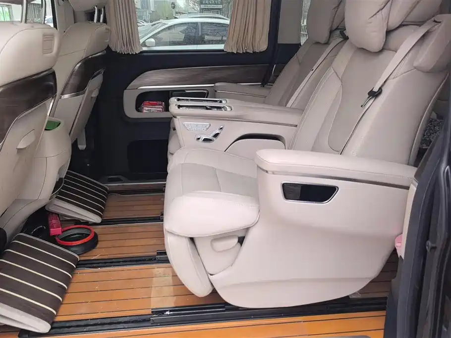 MERCEDES-BENZ V CLASS