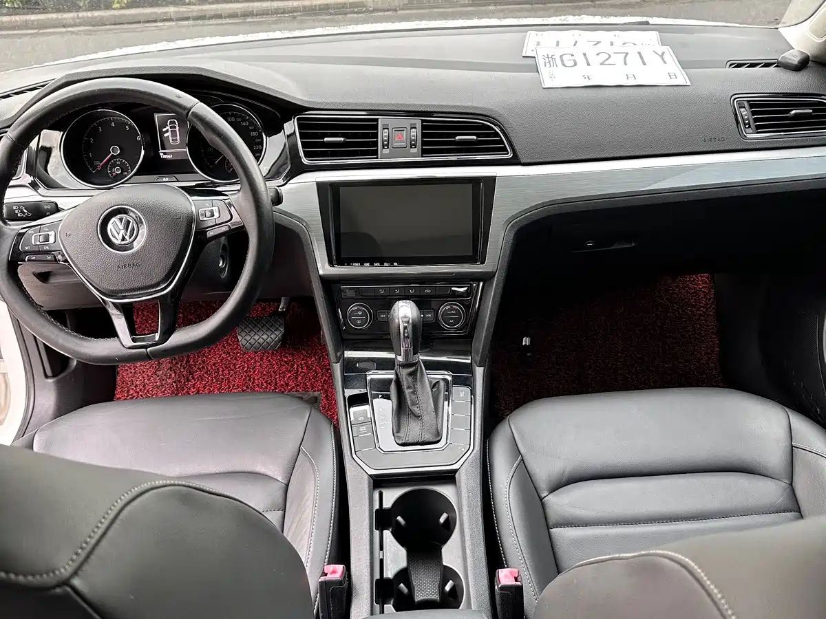 Volkswagen Lamando 2015 2015 330TSI DSG Comfort