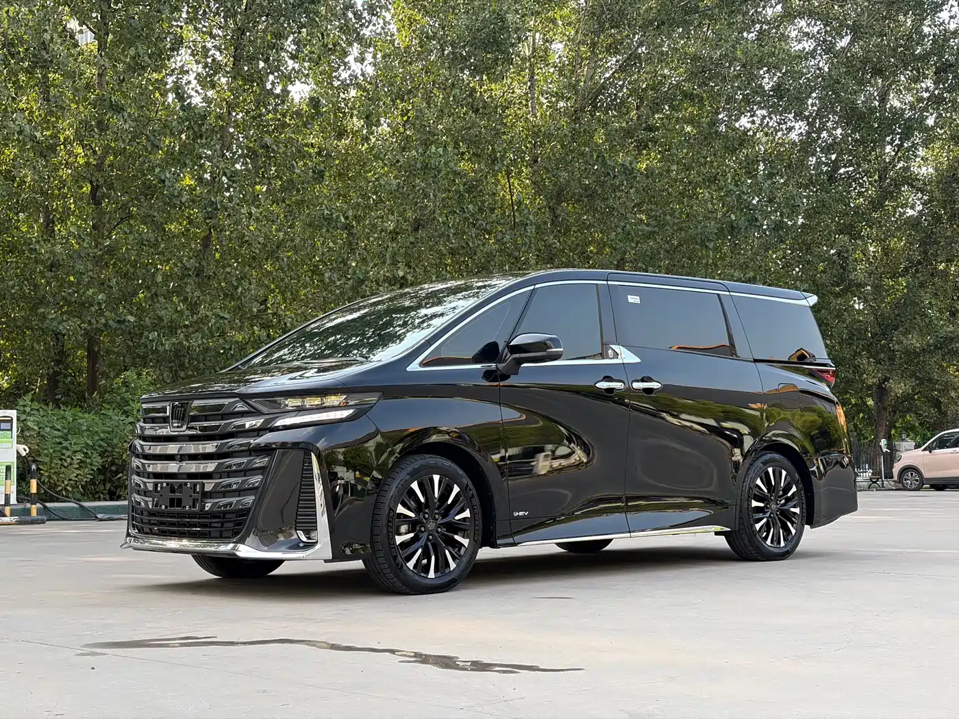 Toyota Vellfire 2025 2024 Crown Hybrid 2.5L Executive Premium Edition