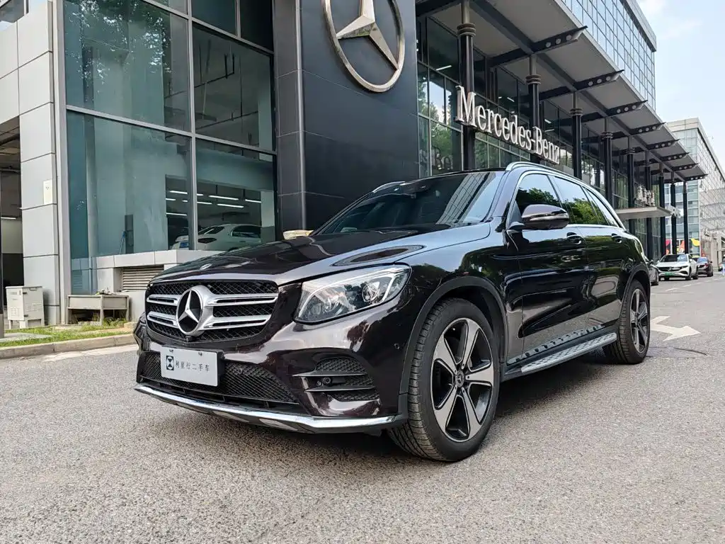 Фото 1 - Mercedes-Benz GLC