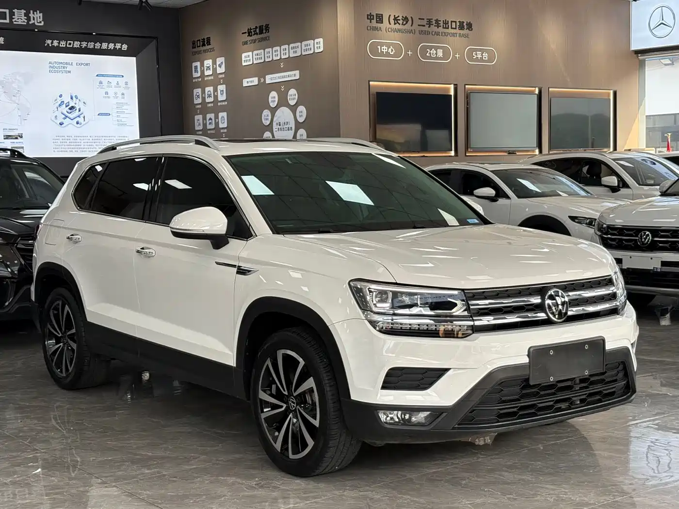 Volkswagen Tharu 2022 280TSI FWD Luxury Edition фото 3