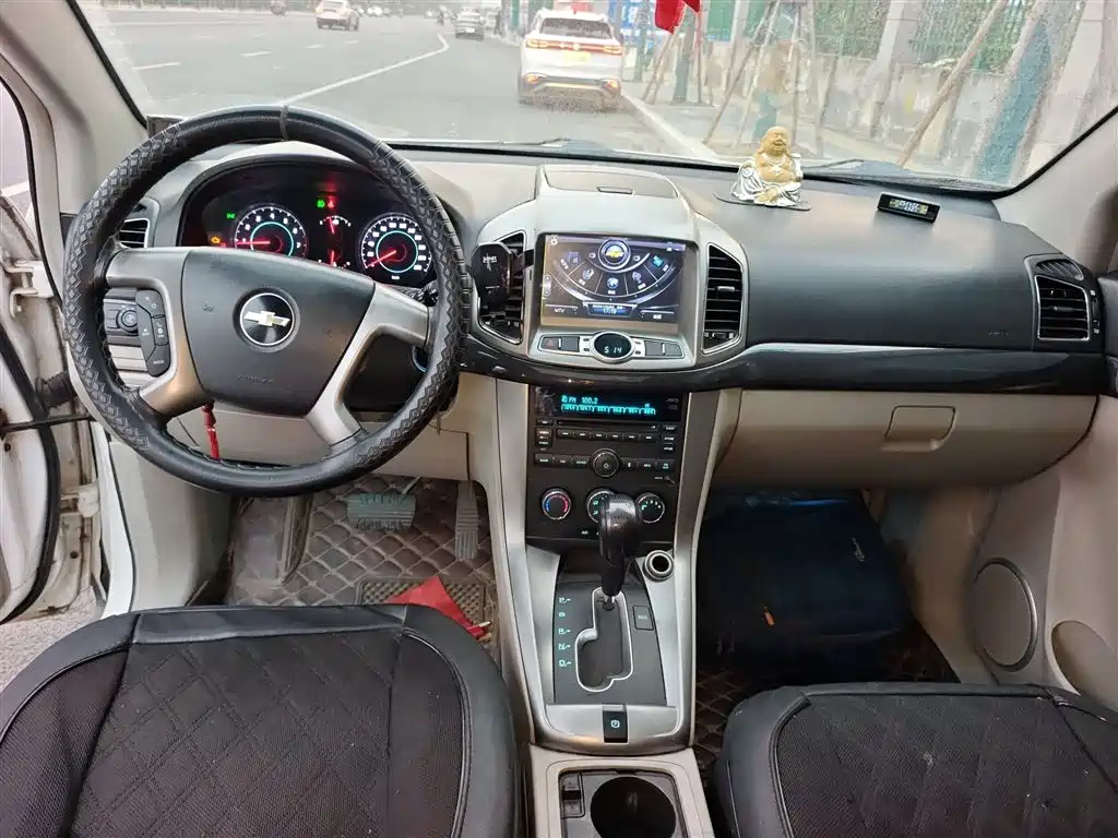 Chevrolet Captiva 2014 2.4L 2WD Urban 5-seater фото 10