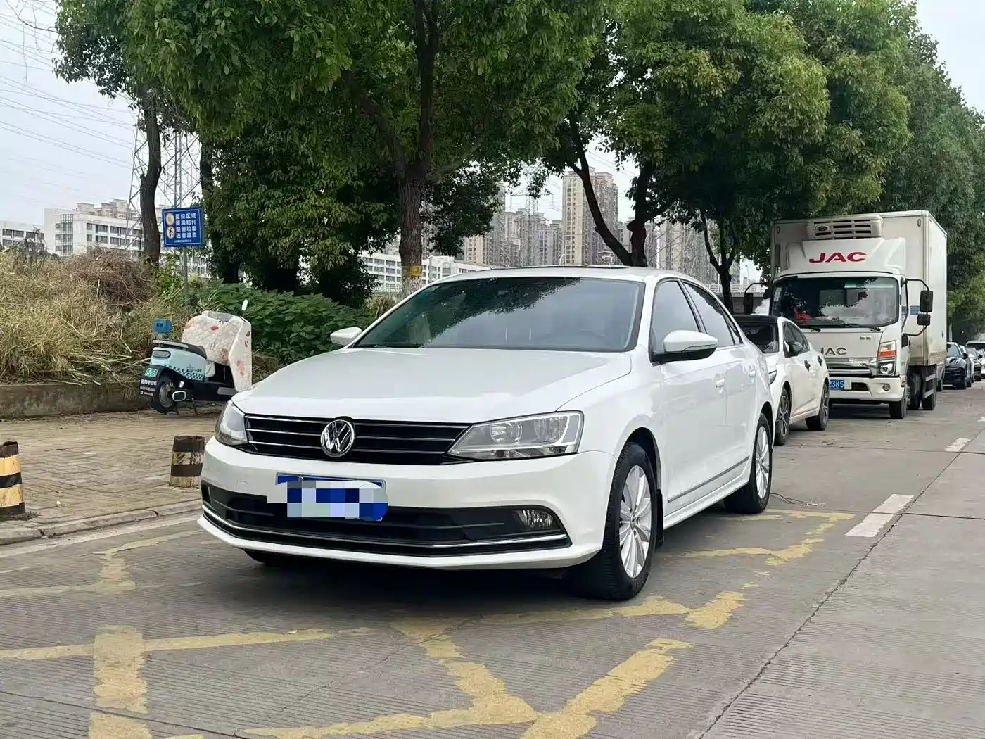 Volkswagen Sagitar 2015 1.6L Automatic Comfort