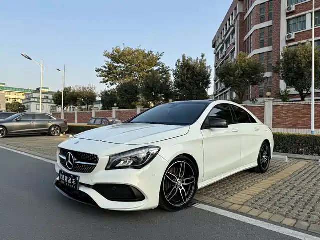 MERCEDES-BENZ CLA