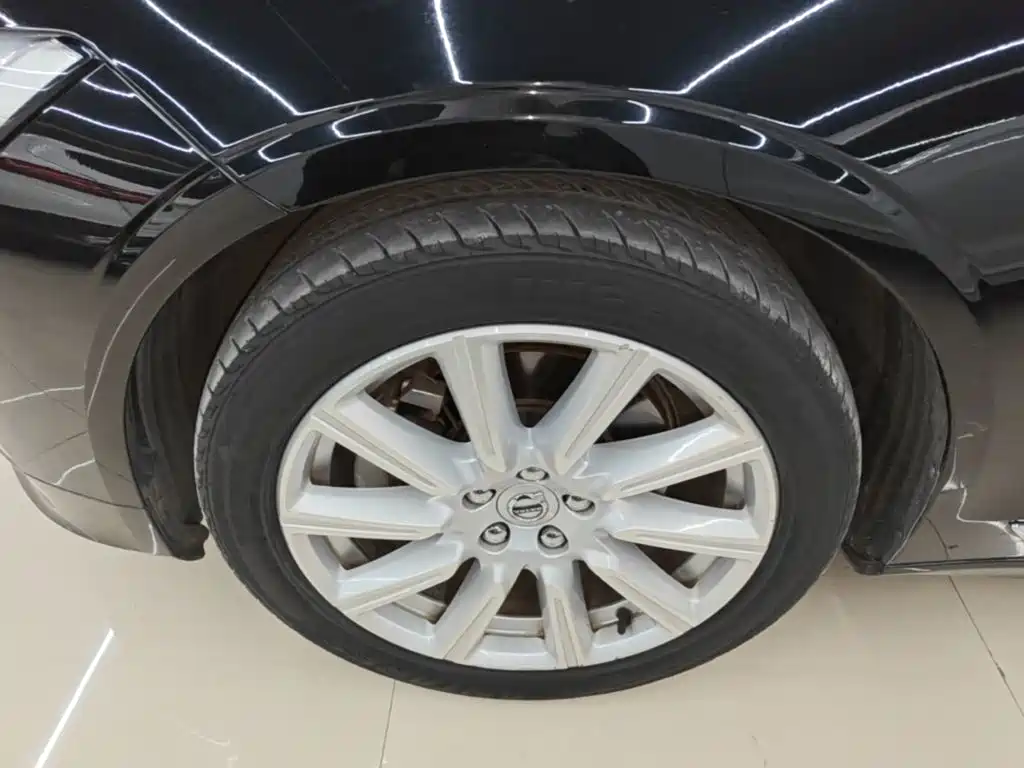 Photo 23 - Volvo S90