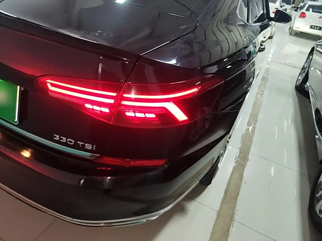 Photo 8 - Volkswagen Passat