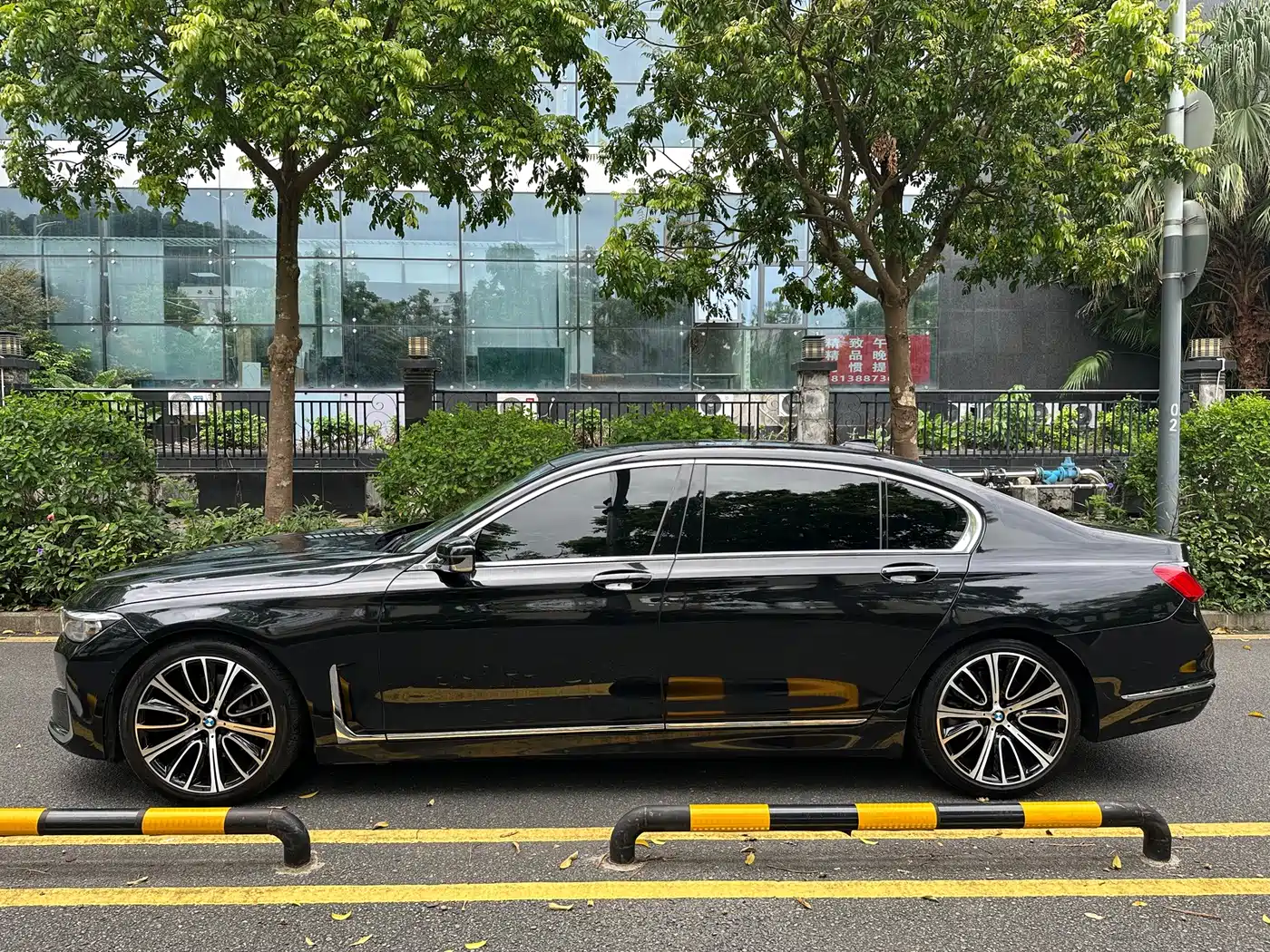 BMW 7 Series 2022 2021 Model 740Li Leading M Sport Package
