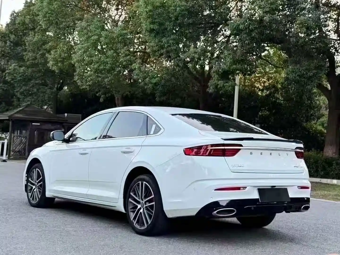 Фото 9 - Geely Preface