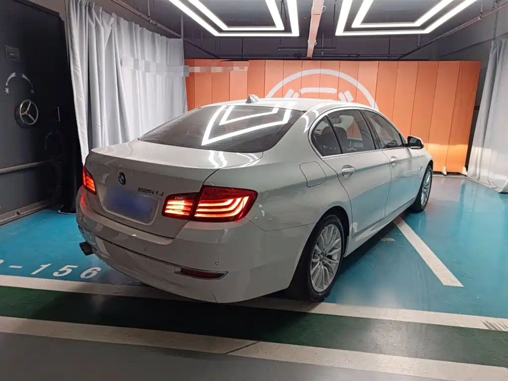 BMW 5 Series 2014 525Li Luxury Design Package фото 23