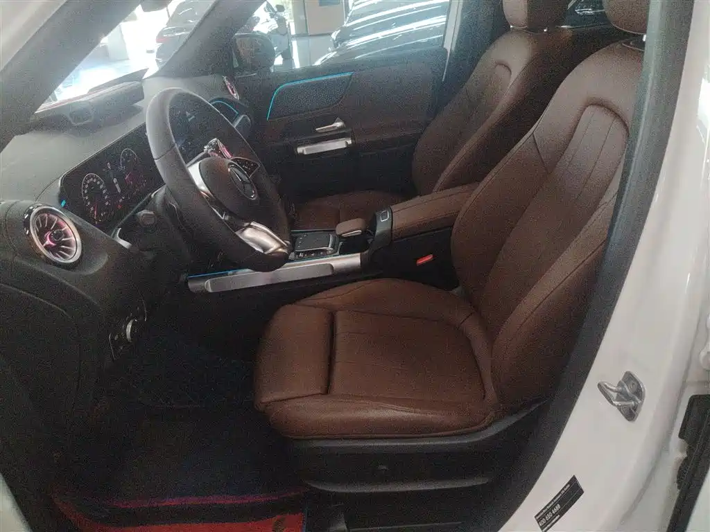 Mercedes-Benz GLB 2024 GLB 220 Dynamic фото 15