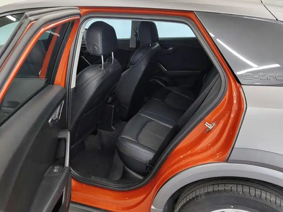 Фото 11 - Audi Q2L e-tron