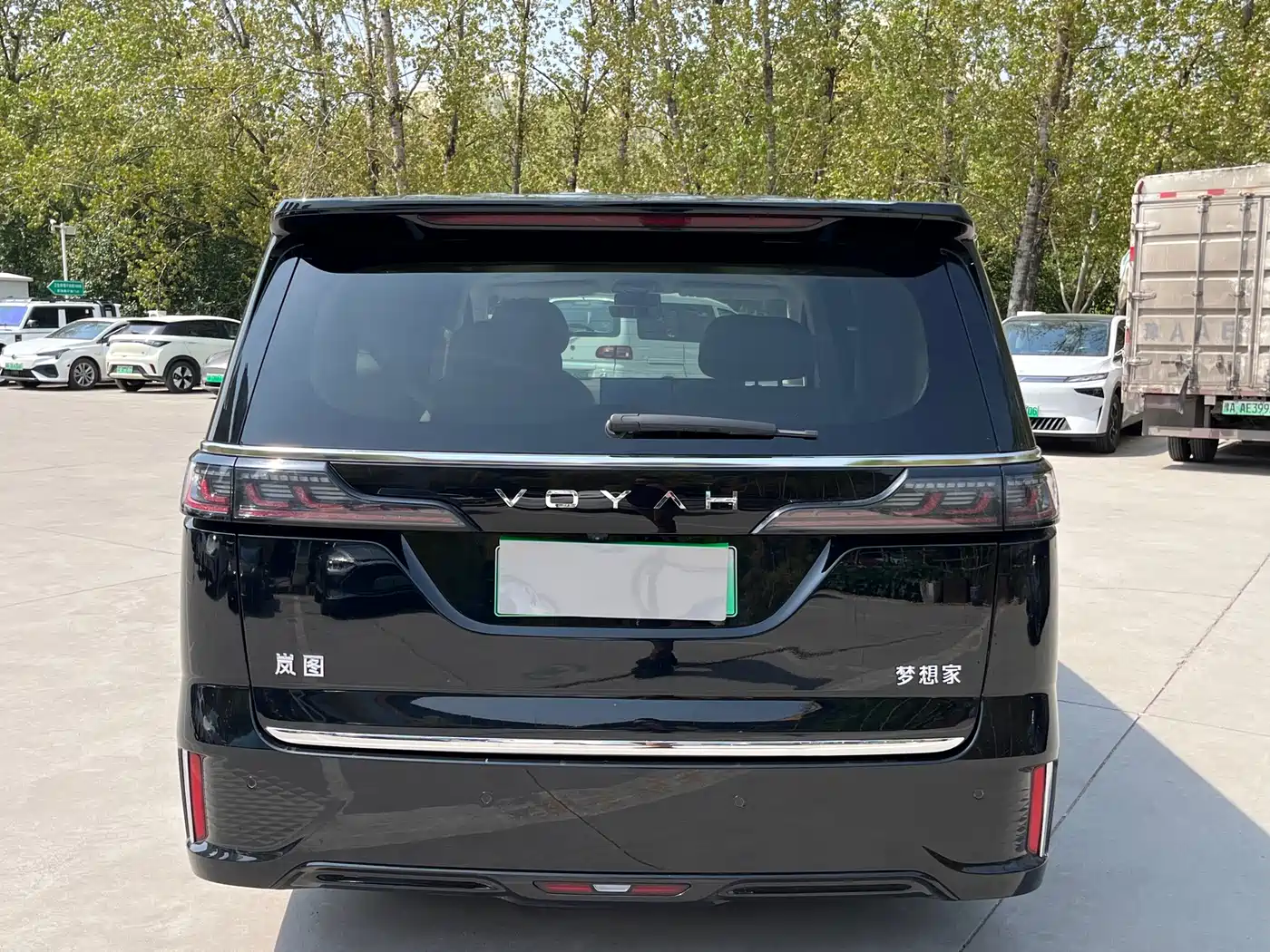 Voyah Auto Voyah Dreamer 2025 PHEV AWD Flagship Kunpeng Edition фото 18
